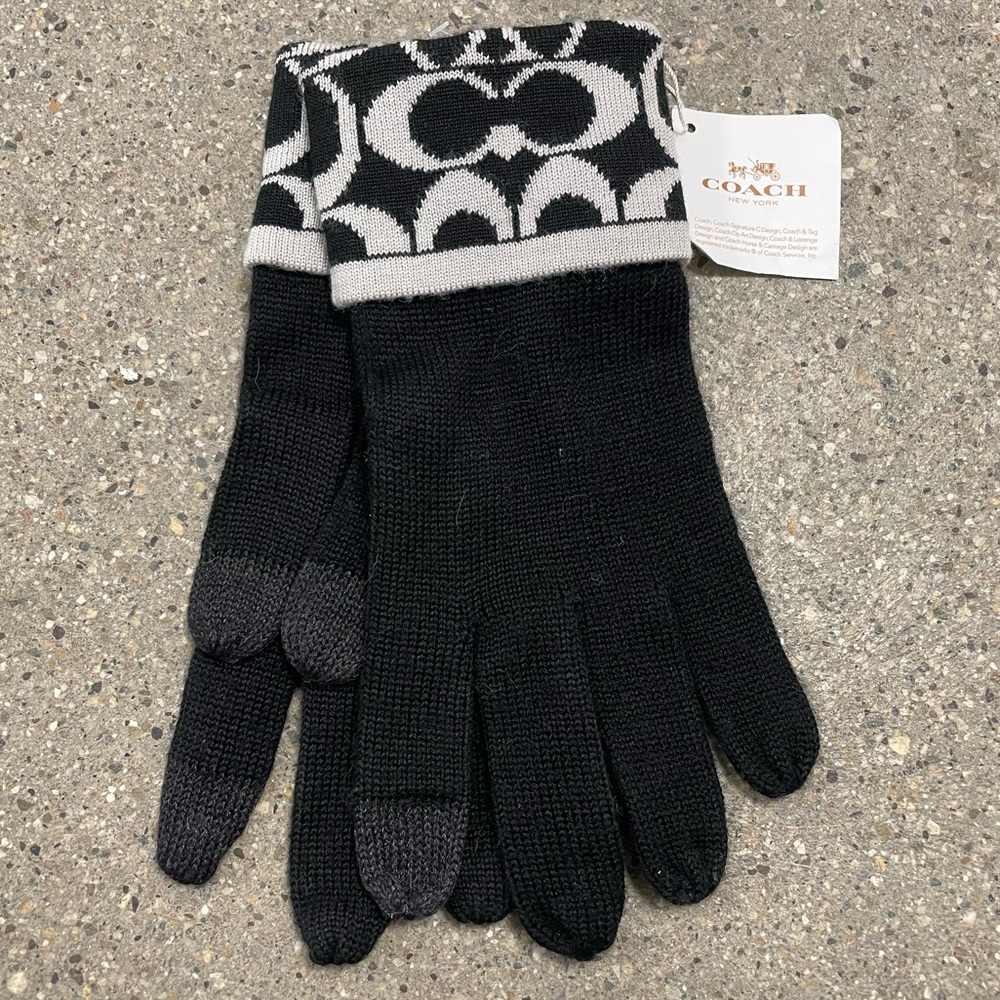 NWT Coach New York Signature Logo Wool Blend Beanie Cap & Gloves - Picture 7 of 10